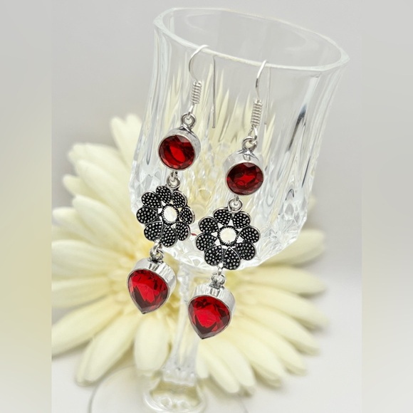 GARNET EARRINGS - Picture 10 of 12